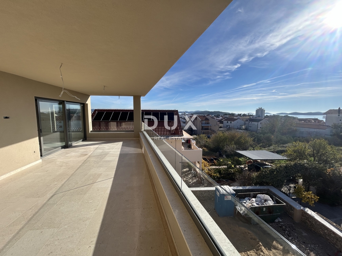 ŠIBENIK, VODICE - Luksuzni penthouse z dvigalom in pogledom na morje!