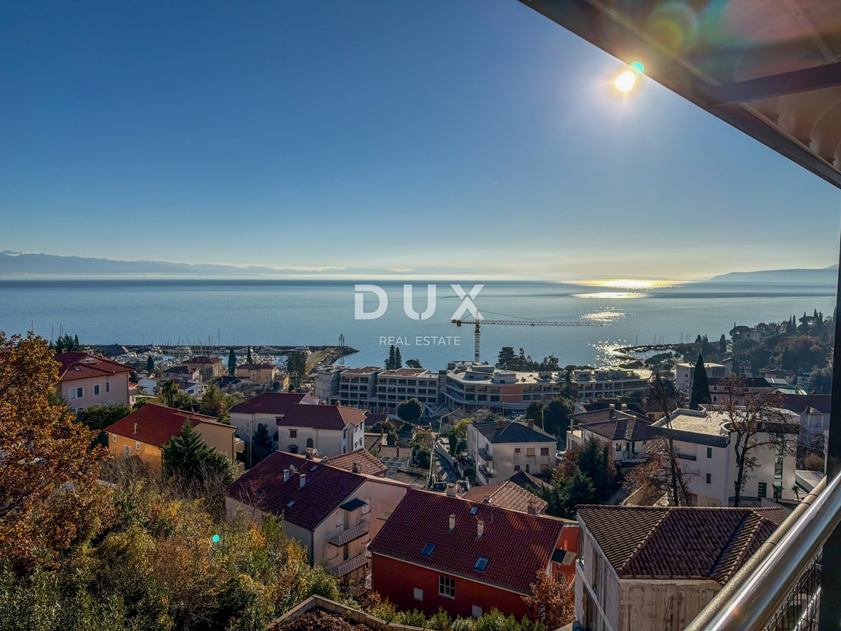 OPATIJA, IČIĆI - penthouse v čudoviti vili nad resortom Mariott, garaža, 300m od plaže