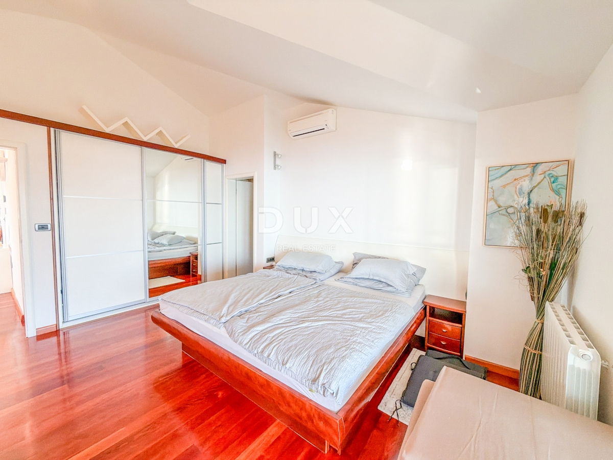 OPATIJA, IČIĆI - penthouse v čudoviti vili nad resortom Mariott, garaža, 300m od plaže