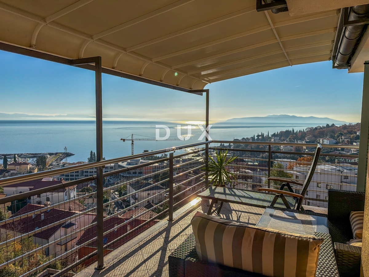 OPATIJA, IČIĆI - penthouse v čudoviti vili nad resortom Mariott, garaža, 300m od plaže