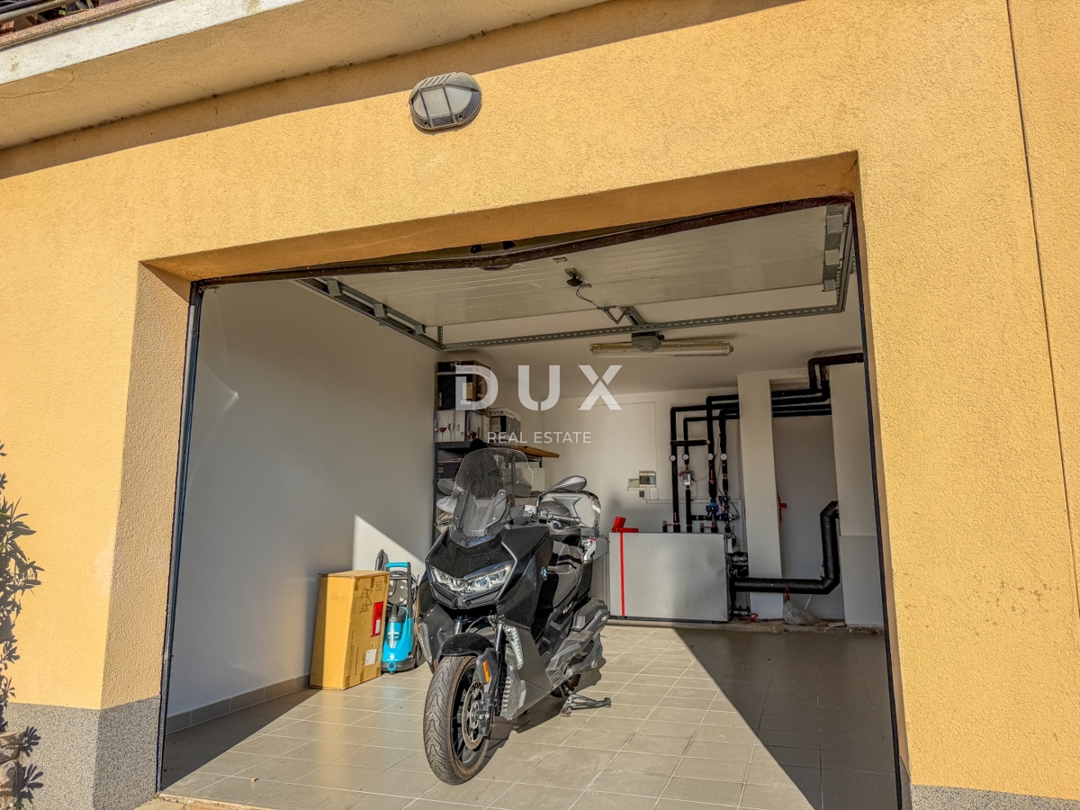 OPATIJA, IČIĆI - penthouse v čudoviti vili nad resortom Mariott, garaža, 300m od plaže