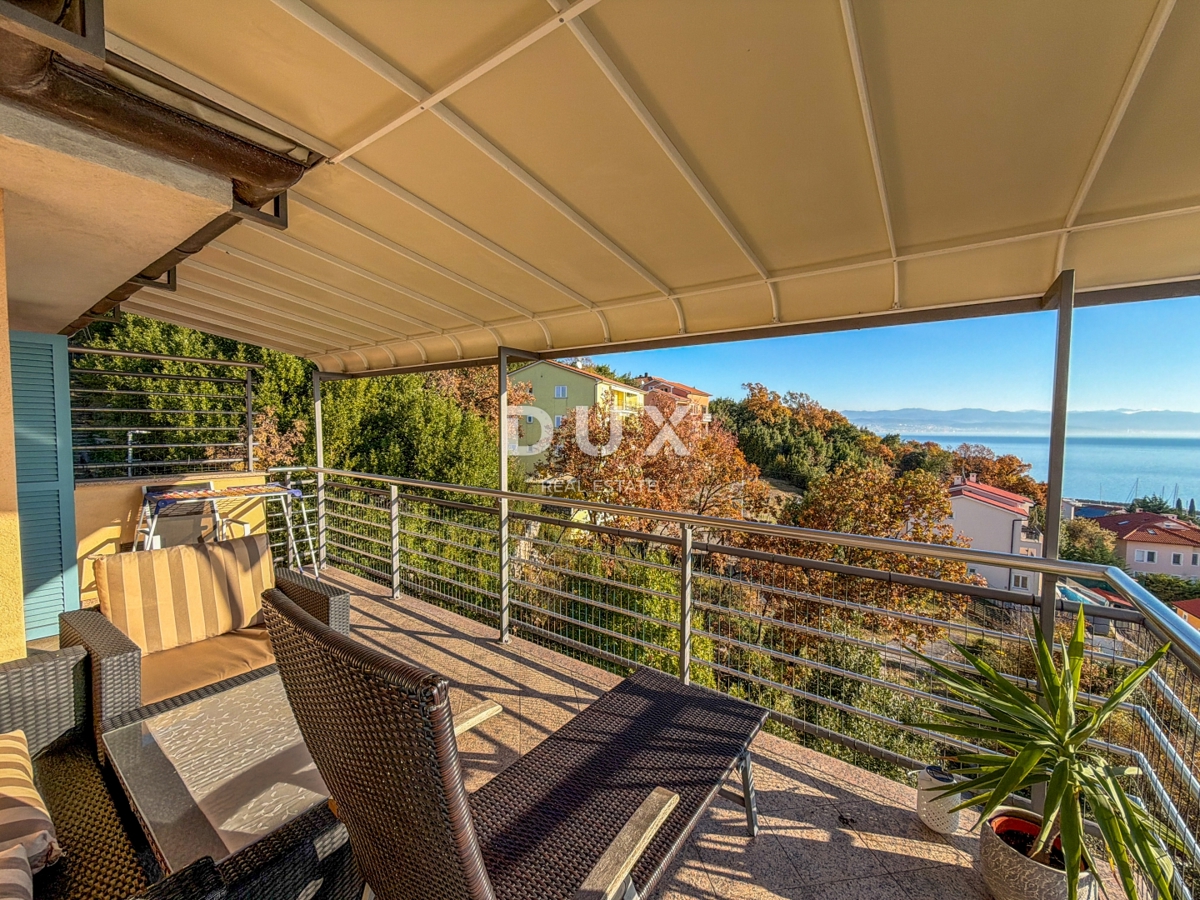 OPATIJA, IČIĆI - penthouse v čudoviti vili nad resortom Mariott, garaža, 300m od plaže