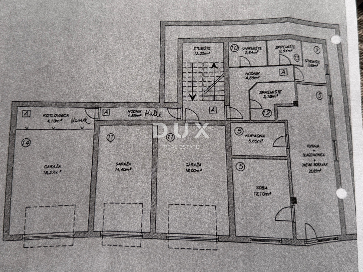 OPATIJA, IČIĆI - penthouse v čudoviti vili nad resortom Mariott, garaža, 300m od plaže