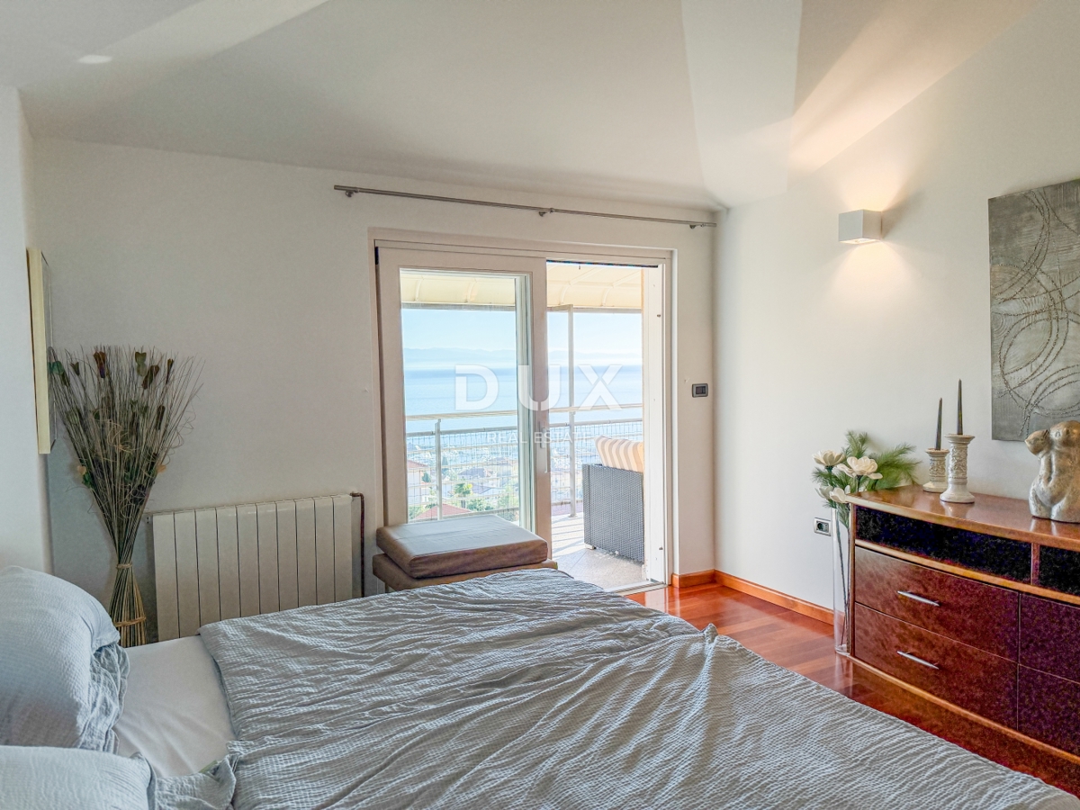 OPATIJA, IČIĆI - penthouse v čudoviti vili nad resortom Mariott, garaža, 300m od plaže