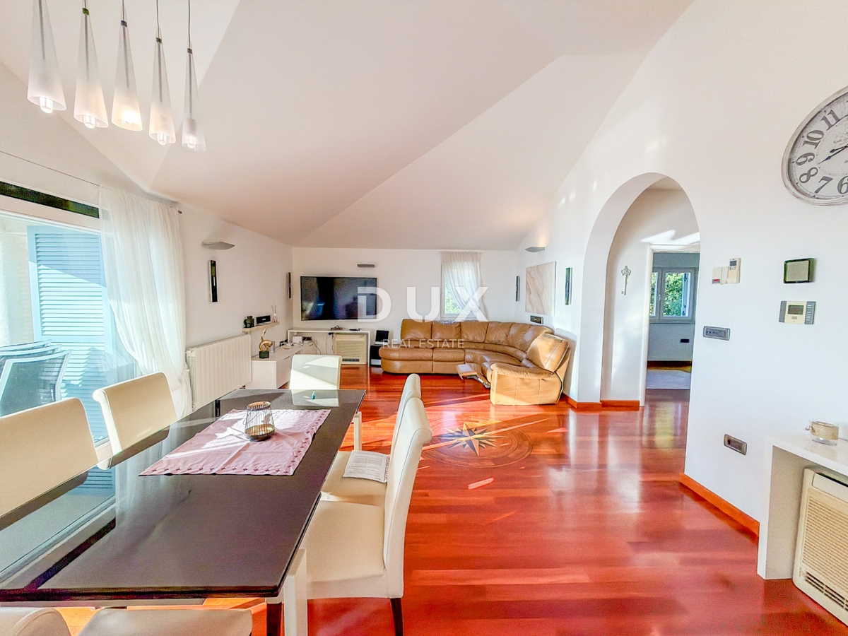OPATIJA, IČIĆI - penthouse v čudoviti vili nad resortom Mariott, garaža, 300m od plaže