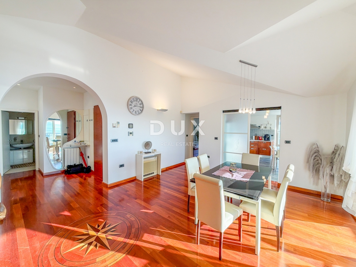 OPATIJA, IČIĆI - penthouse v čudoviti vili nad resortom Mariott, garaža, 300m od plaže