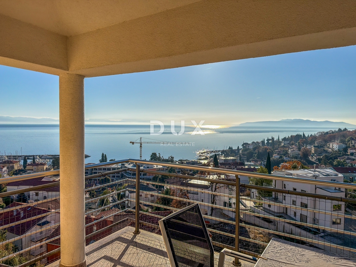 OPATIJA, IČIĆI - penthouse v čudoviti vili nad resortom Mariott, garaža, 300m od plaže