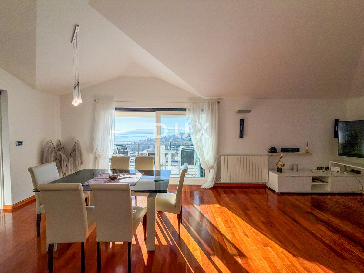 OPATIJA, IČIĆI - penthouse v čudoviti vili nad resortom Mariott, garaža, 300m od plaže