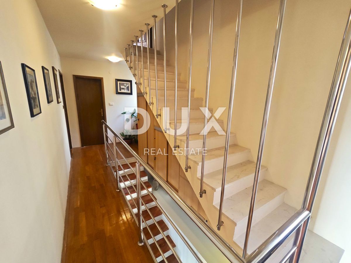 CRIKVENICA - Obnovljena hiša z dvema apartmajema, panoramski razgled!