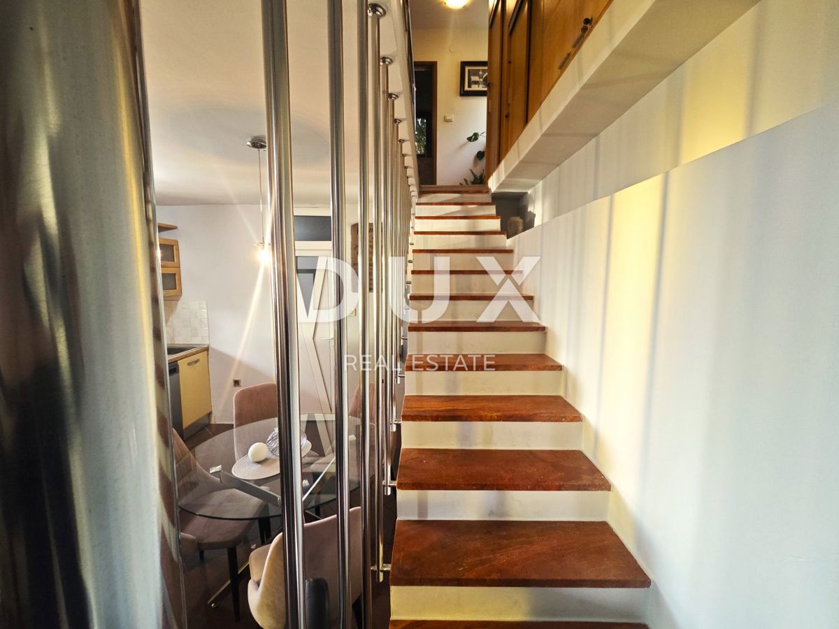 CRIKVENICA - Obnovljena hiša z dvema apartmajema, panoramski razgled!