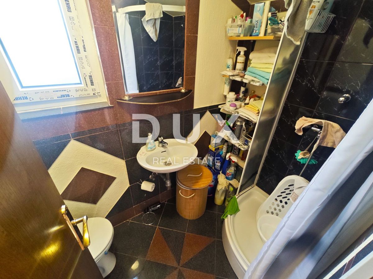 CRIKVENICA - Obnovljena hiša z dvema apartmajema, panoramski razgled!