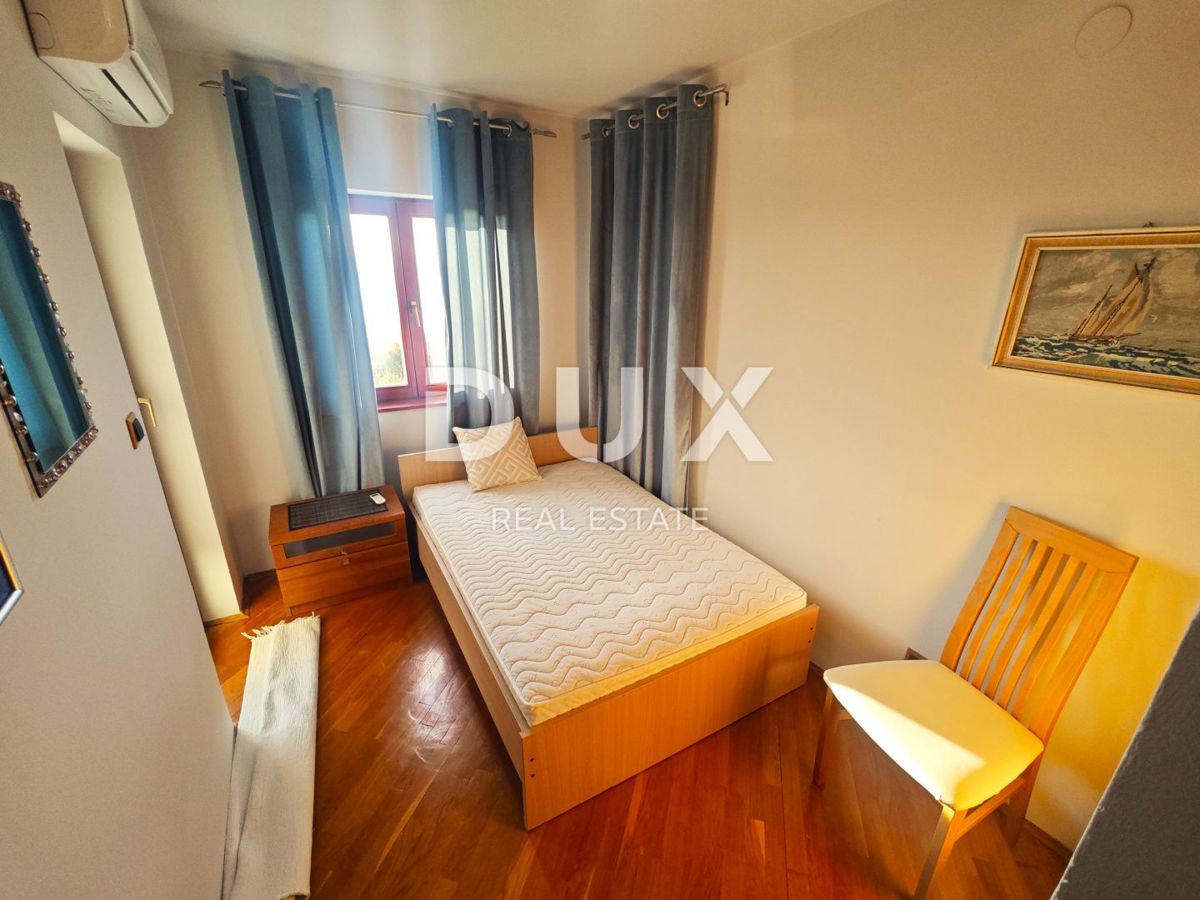 CRIKVENICA - Obnovljena hiša z dvema apartmajema, panoramski razgled!