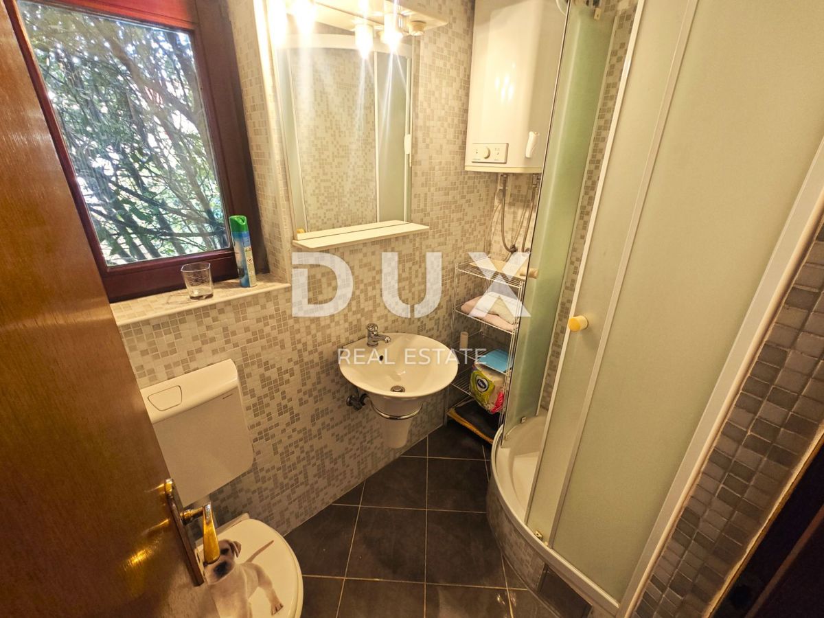 CRIKVENICA - Obnovljena hiša z dvema apartmajema, panoramski razgled!