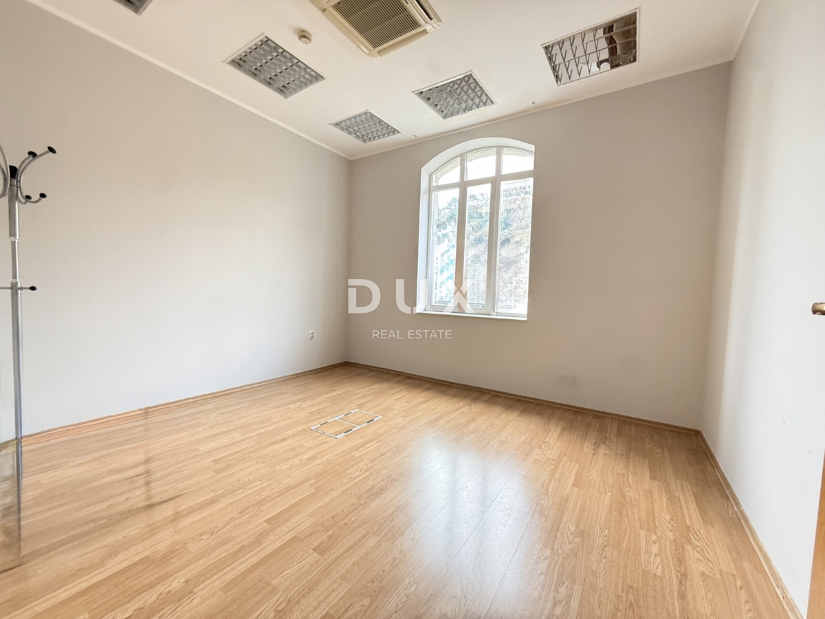 RIJEKA, ŠIRŠE CENTER - pisarniški prostor v poslovni stavbi