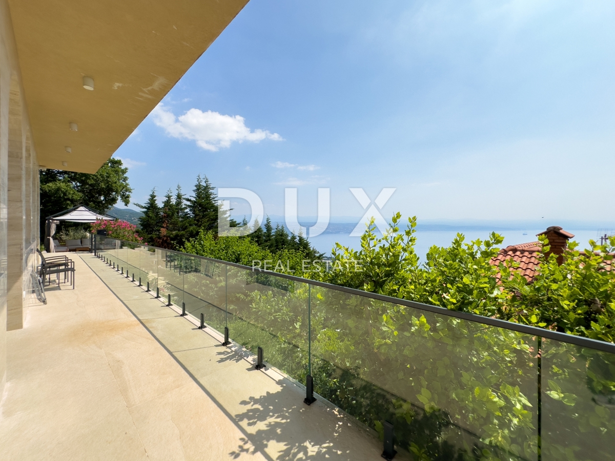 OPATIJA, LOVRAN – ekskluzivno stanovanje s panoramskim razgledom in bazenom