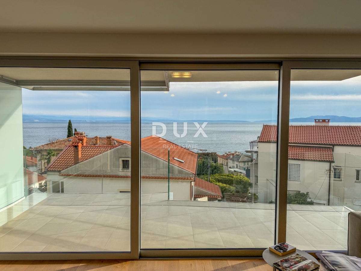 OPATIJA, CENTER - stanovanje v dokončani luksuzni novogradnji z garažo in bazenom