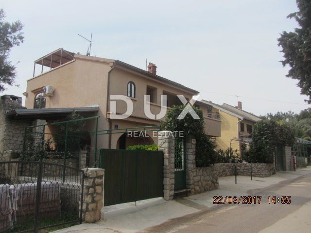 MALI LOŠINJ, ARTATORE - Hiša s tremi apartmaji in razvitim turizmom