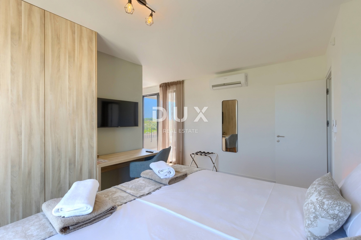 ISTRA, BRTONIGLA – Dve luksuzni vili z bazenoma v mirnem okolju