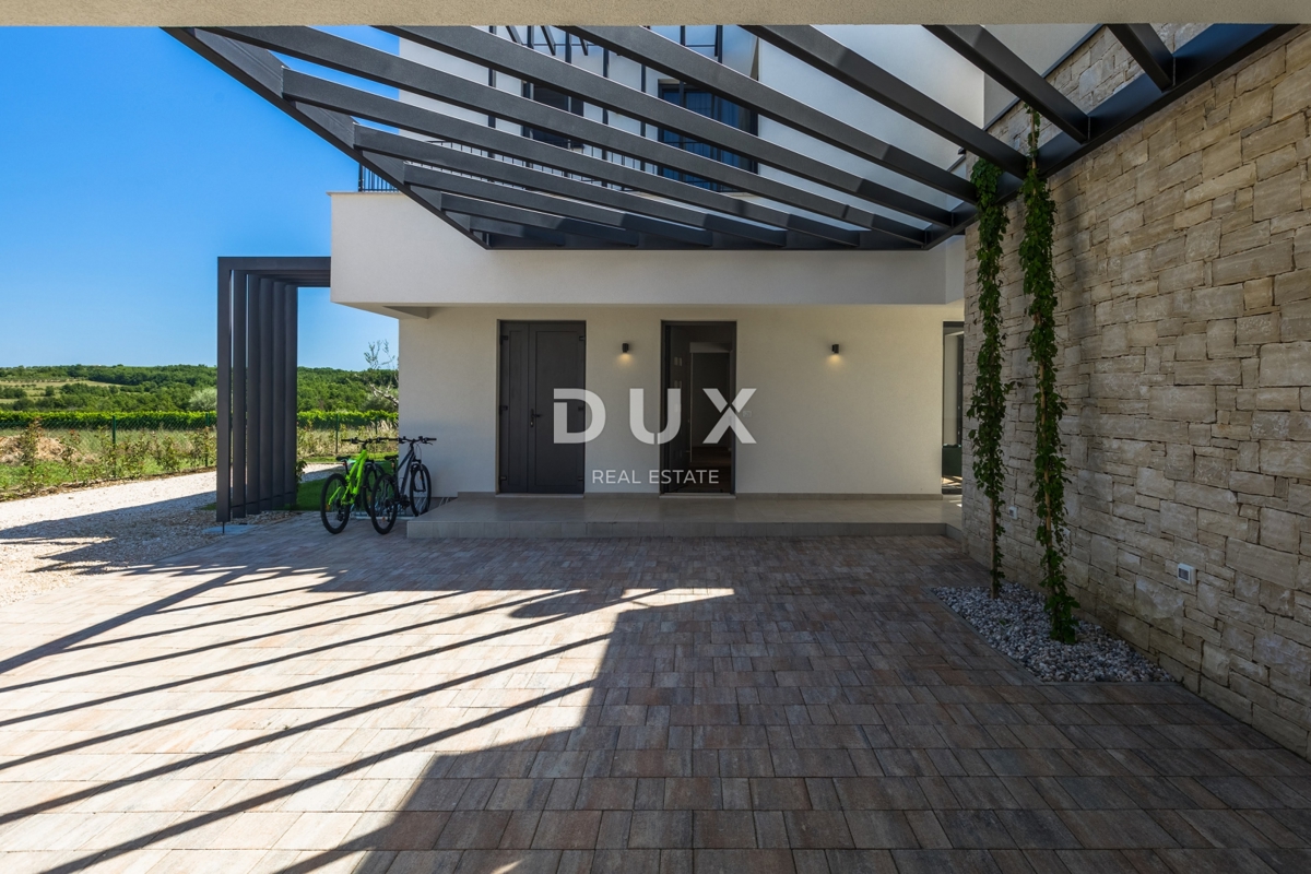 ISTRA, BRTONIGLA – Dve luksuzni vili z bazenoma v mirnem okolju