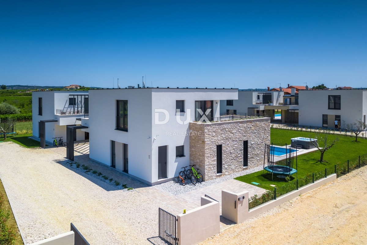 ISTRA, BRTONIGLA – Dve luksuzni vili z bazenoma v mirnem okolju