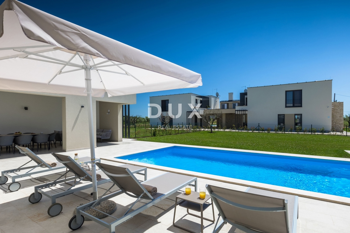 ISTRA, BRTONIGLA – Dve luksuzni vili z bazenoma v mirnem okolju