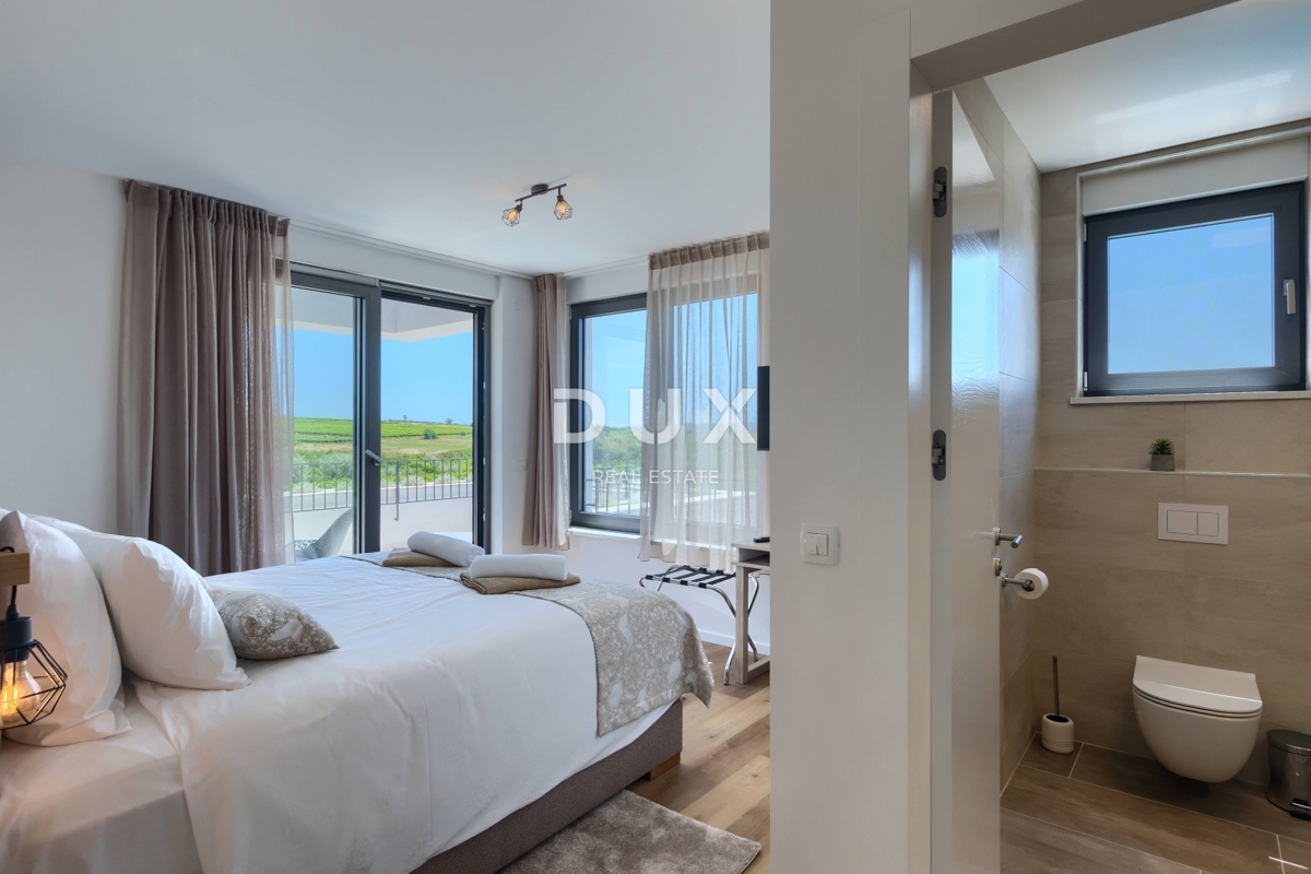 ISTRA, BRTONIGLA – Dve luksuzni vili z bazenoma v mirnem okolju