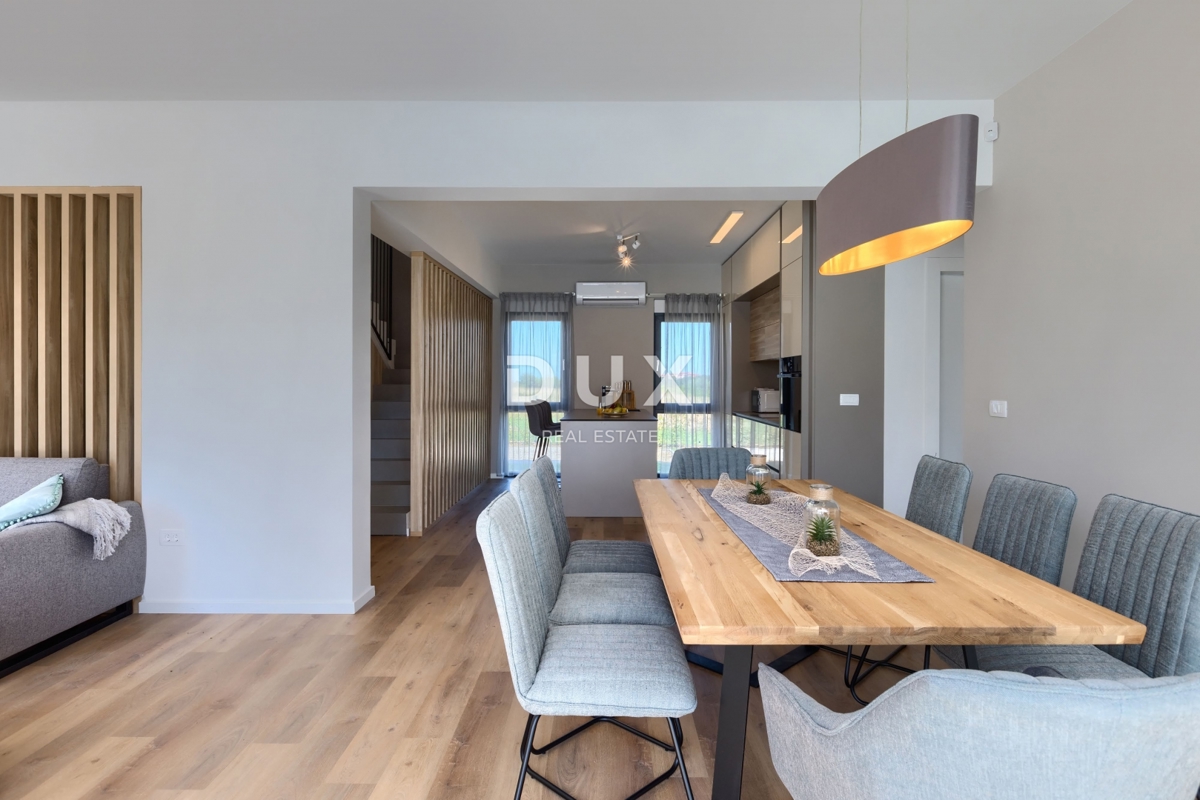 ISTRA, BRTONIGLA – Dve luksuzni vili z bazenoma v mirnem okolju