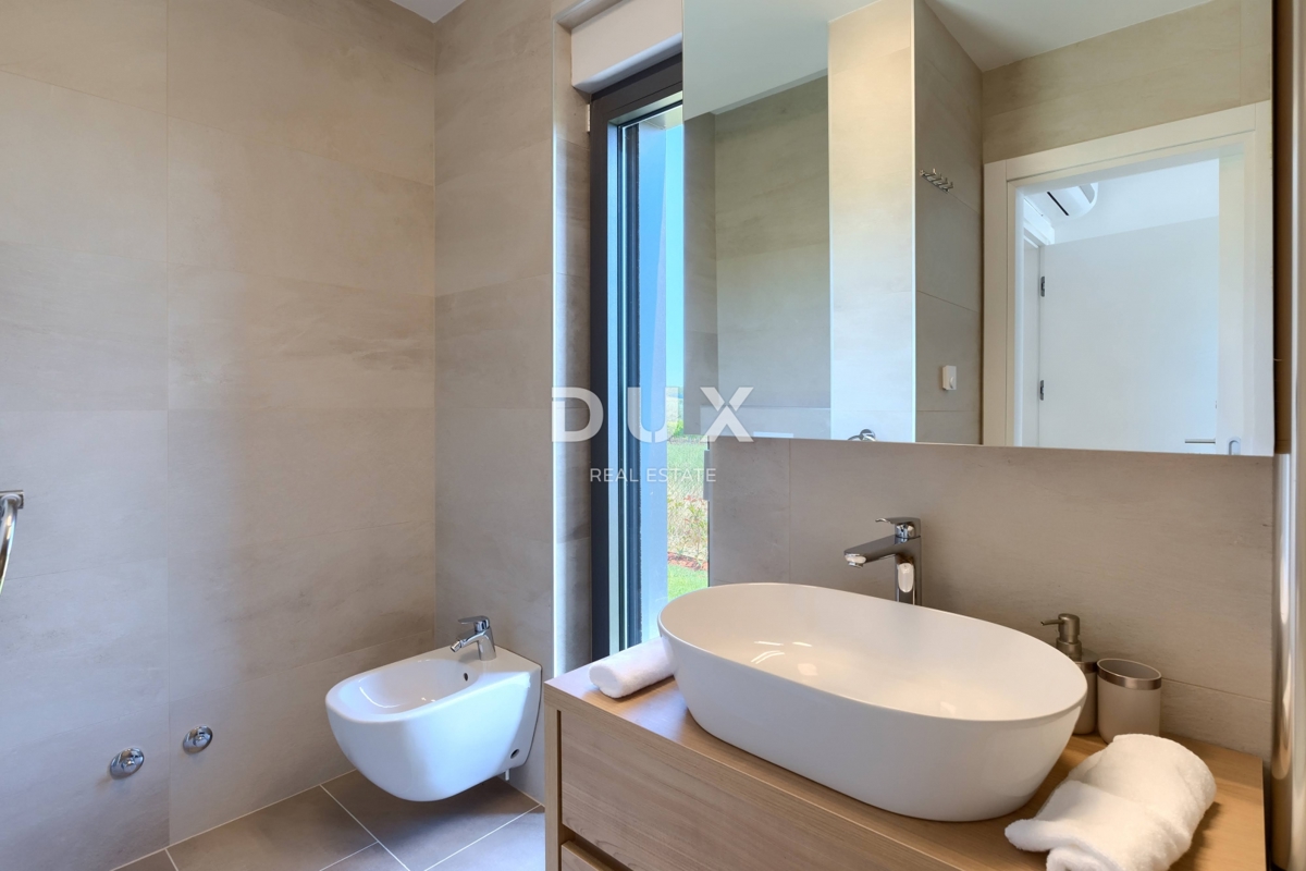 ISTRA, BRTONIGLA – Dve luksuzni vili z bazenoma v mirnem okolju