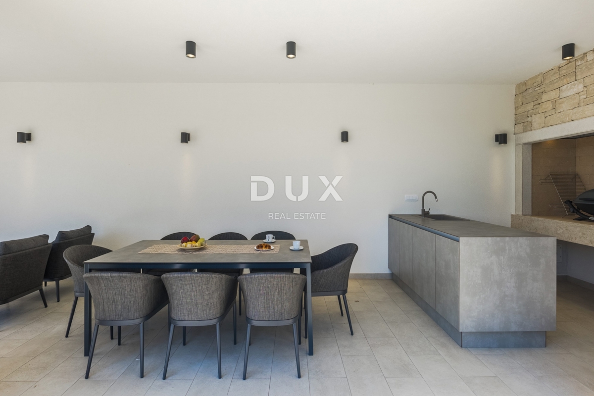 ISTRA, BRTONIGLA – Dve luksuzni vili z bazenoma v mirnem okolju