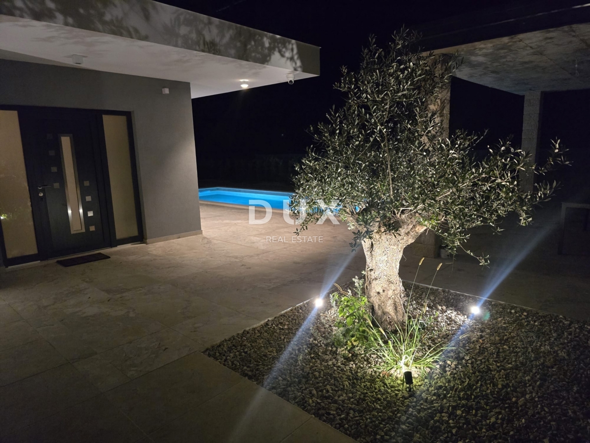 ISTRA, SV. PETAR V GOZDU - Čudovita novogradnja z bazenom in letno kuhinjo