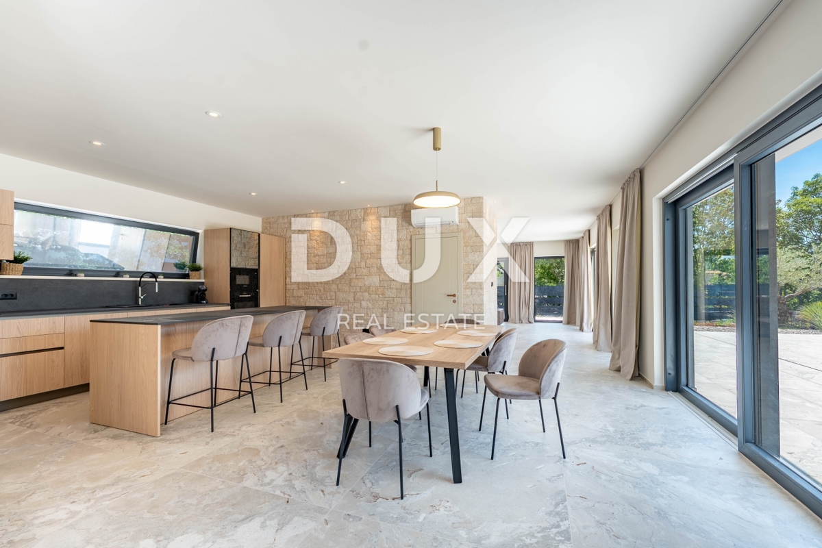 ISTRA, SV. PETAR V GOZDU - Čudovita novogradnja z bazenom in letno kuhinjo