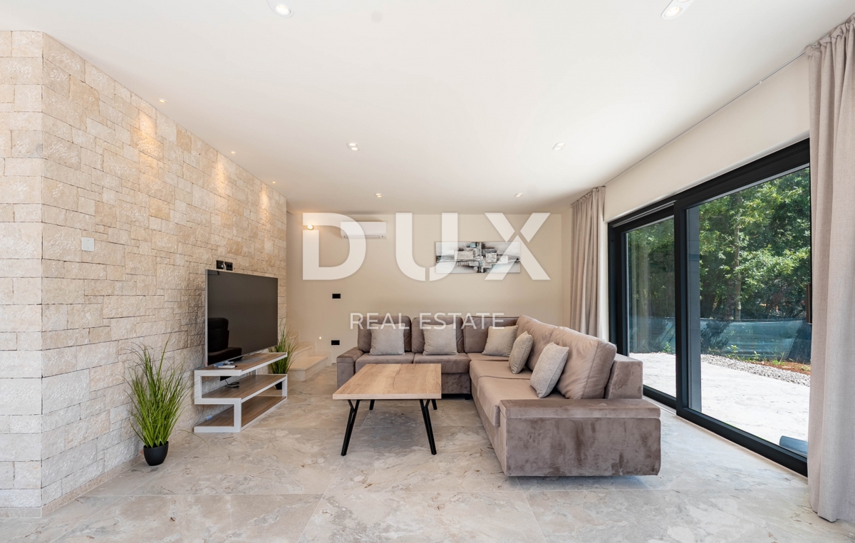 ISTRA, SV. PETAR V GOZDU - Čudovita novogradnja z bazenom in letno kuhinjo