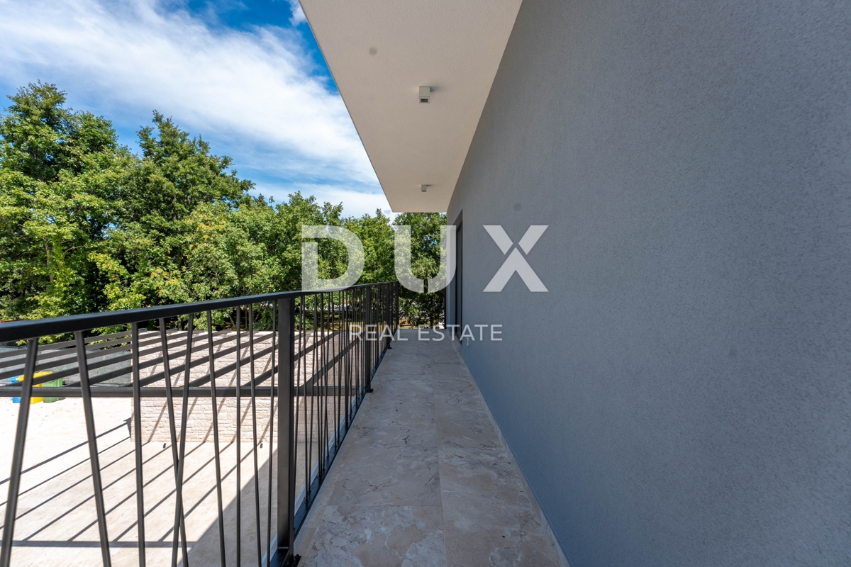 ISTRA, SV. PETAR V GOZDU - Čudovita novogradnja z bazenom in letno kuhinjo