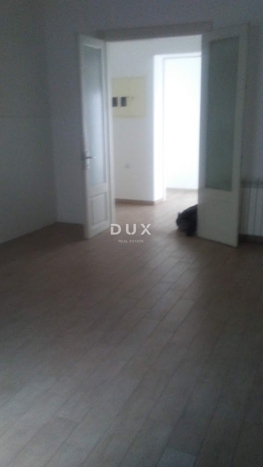 RIJEKA, CENTER - 133 m2 pisarniških prostorov v samem središču mesta - idealno za polikliniko, sedež podjetja