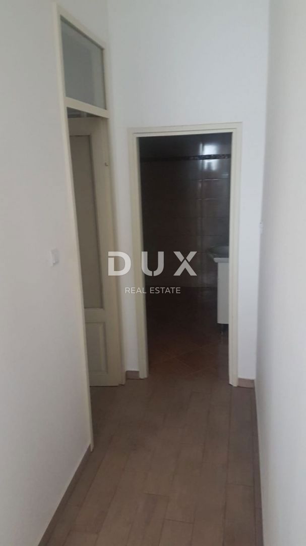 RIJEKA, CENTER - 133 m2 pisarniških prostorov v samem središču mesta - idealno za polikliniko, sedež podjetja