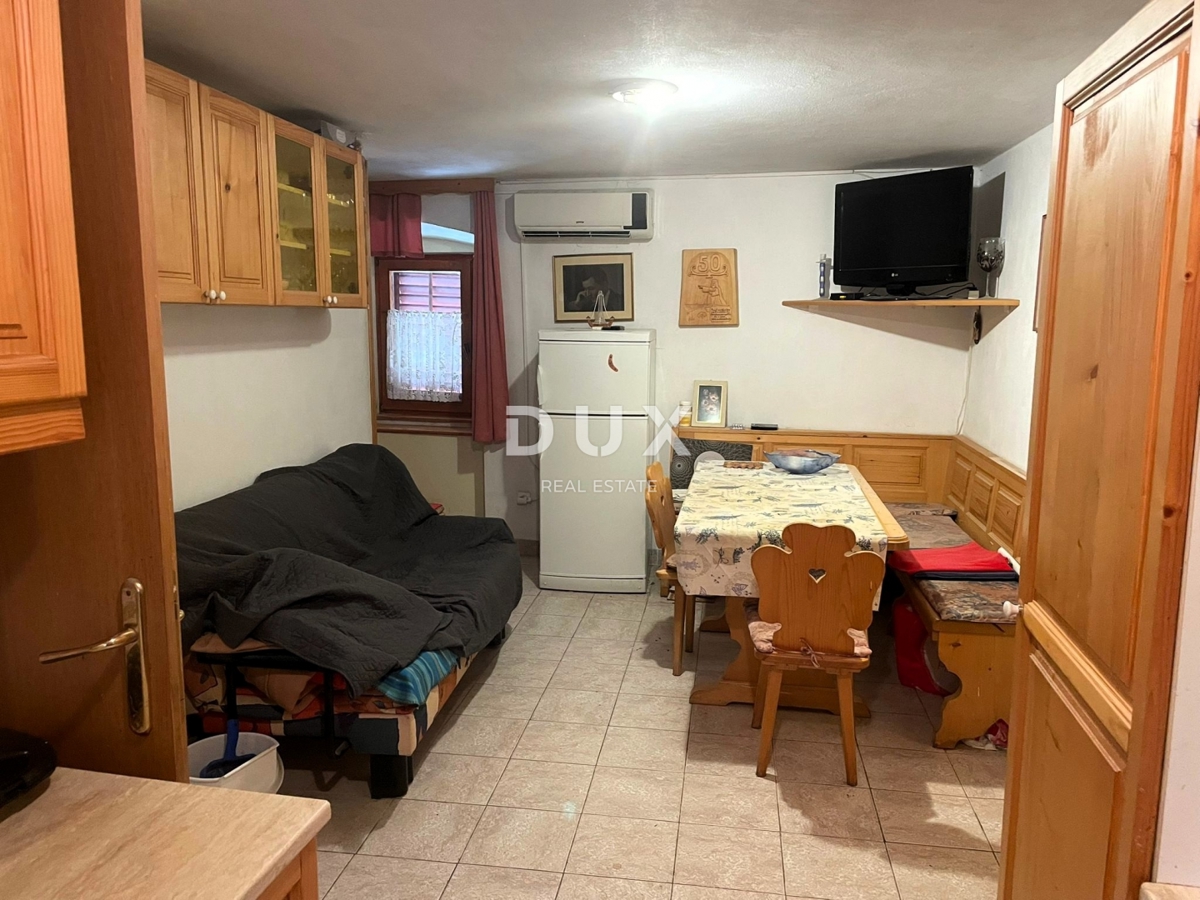 OTOK KRK, PUNAT - Dvonadstropno stanovanje z 2 spalnicama + dnevno sobo