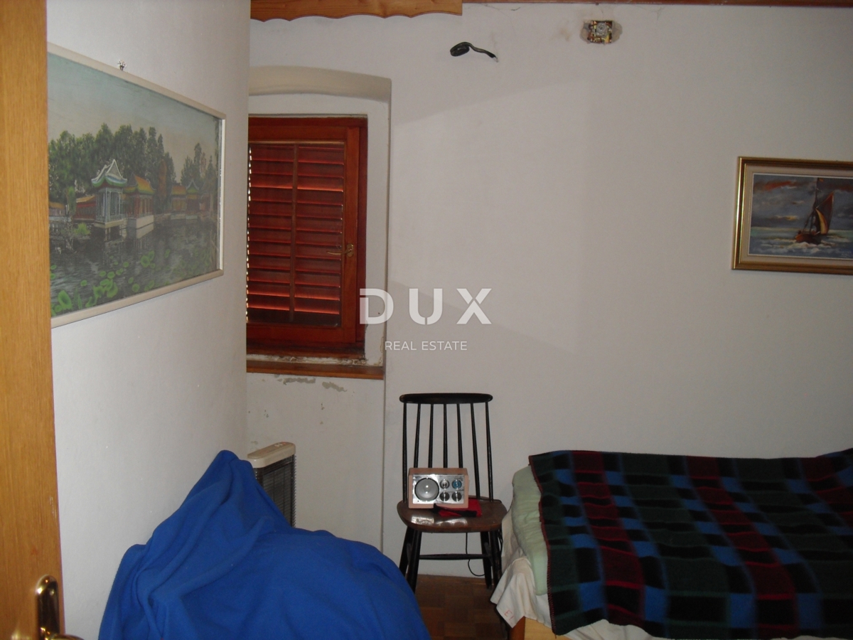 OTOK KRK, PUNAT - Dvonadstropno stanovanje z 2 spalnicama + dnevno sobo