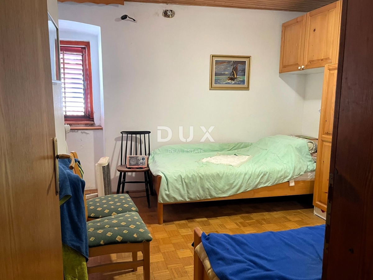 OTOK KRK, PUNAT - Dvonadstropno stanovanje z 2 spalnicama + dnevno sobo