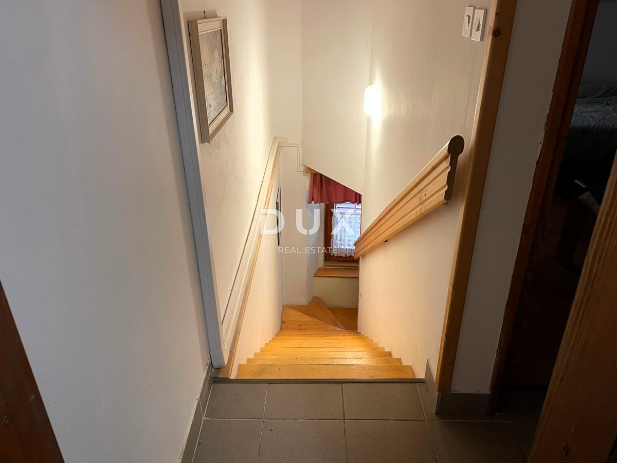 OTOK KRK, PUNAT - Dvonadstropno stanovanje z 2 spalnicama + dnevno sobo