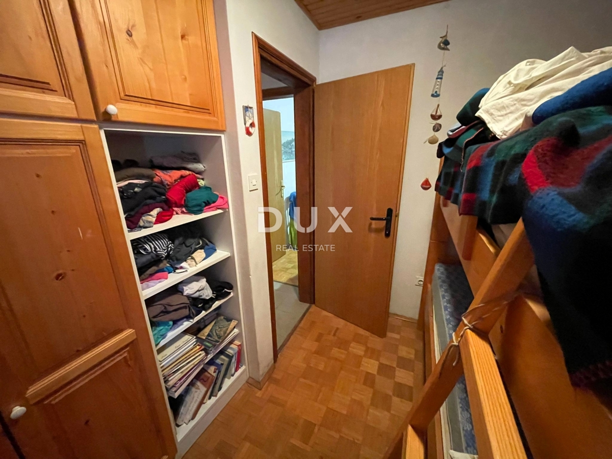 OTOK KRK, PUNAT - Dvonadstropno stanovanje z 2 spalnicama + dnevno sobo