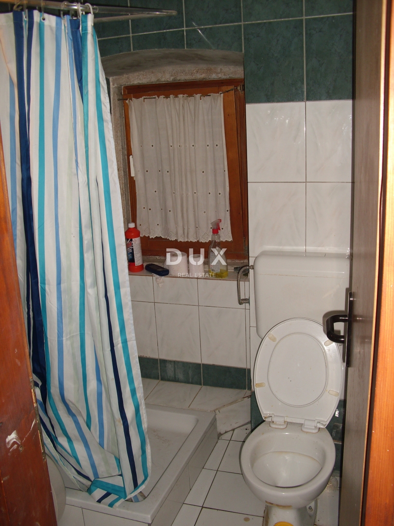 OTOK KRK, PUNAT - Dvonadstropno stanovanje z 2 spalnicama + dnevno sobo