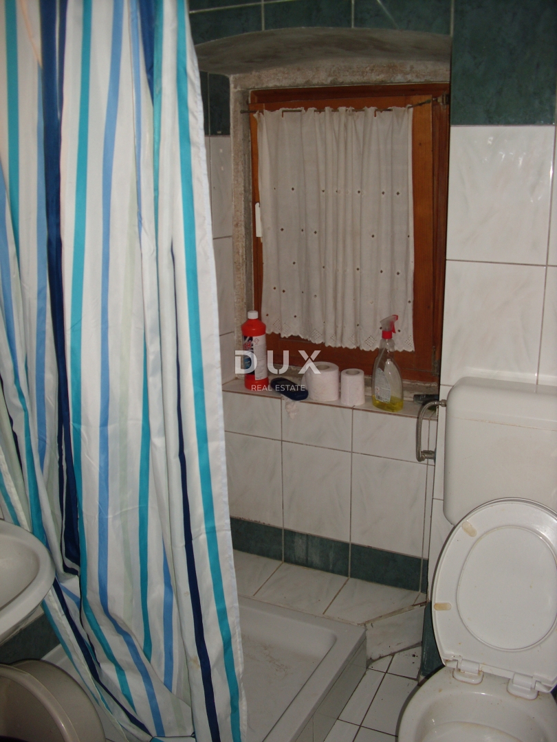 OTOK KRK, PUNAT - Dvonadstropno stanovanje z 2 spalnicama + dnevno sobo