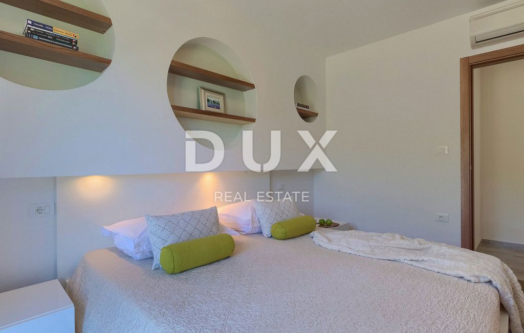 ISTRA, LABIN - Hiša z bazenom na prostornem zemljišču in popolno zasebnostjo