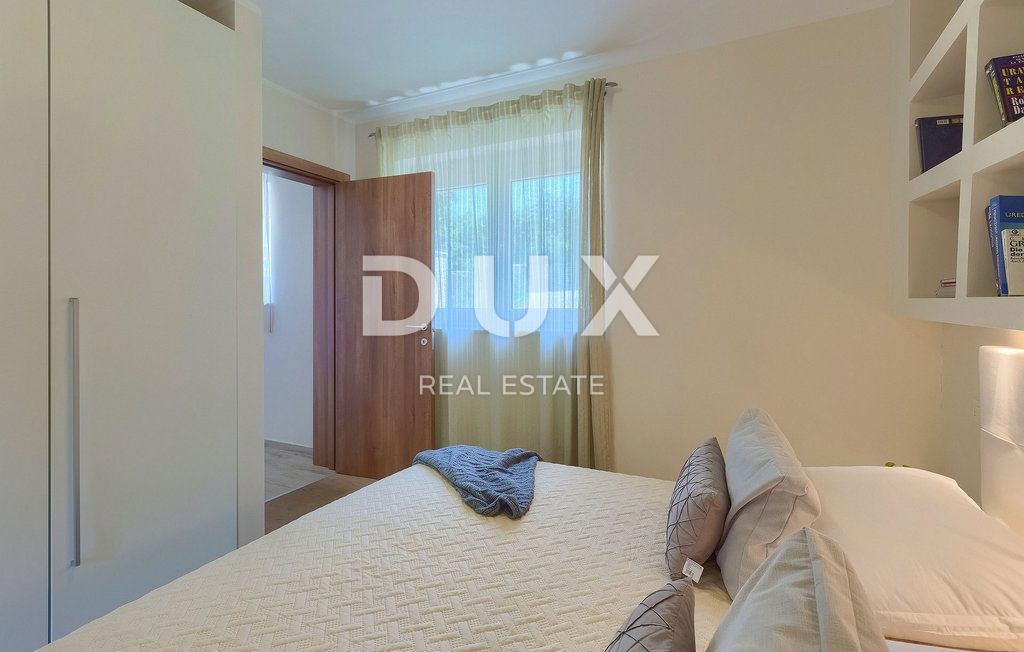 ISTRA, LABIN - Hiša z bazenom na prostornem zemljišču in popolno zasebnostjo