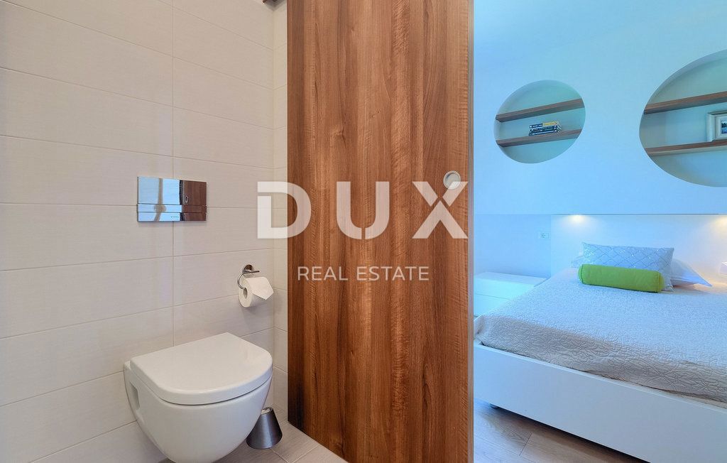 ISTRA, LABIN - Hiša z bazenom na prostornem zemljišču in popolno zasebnostjo