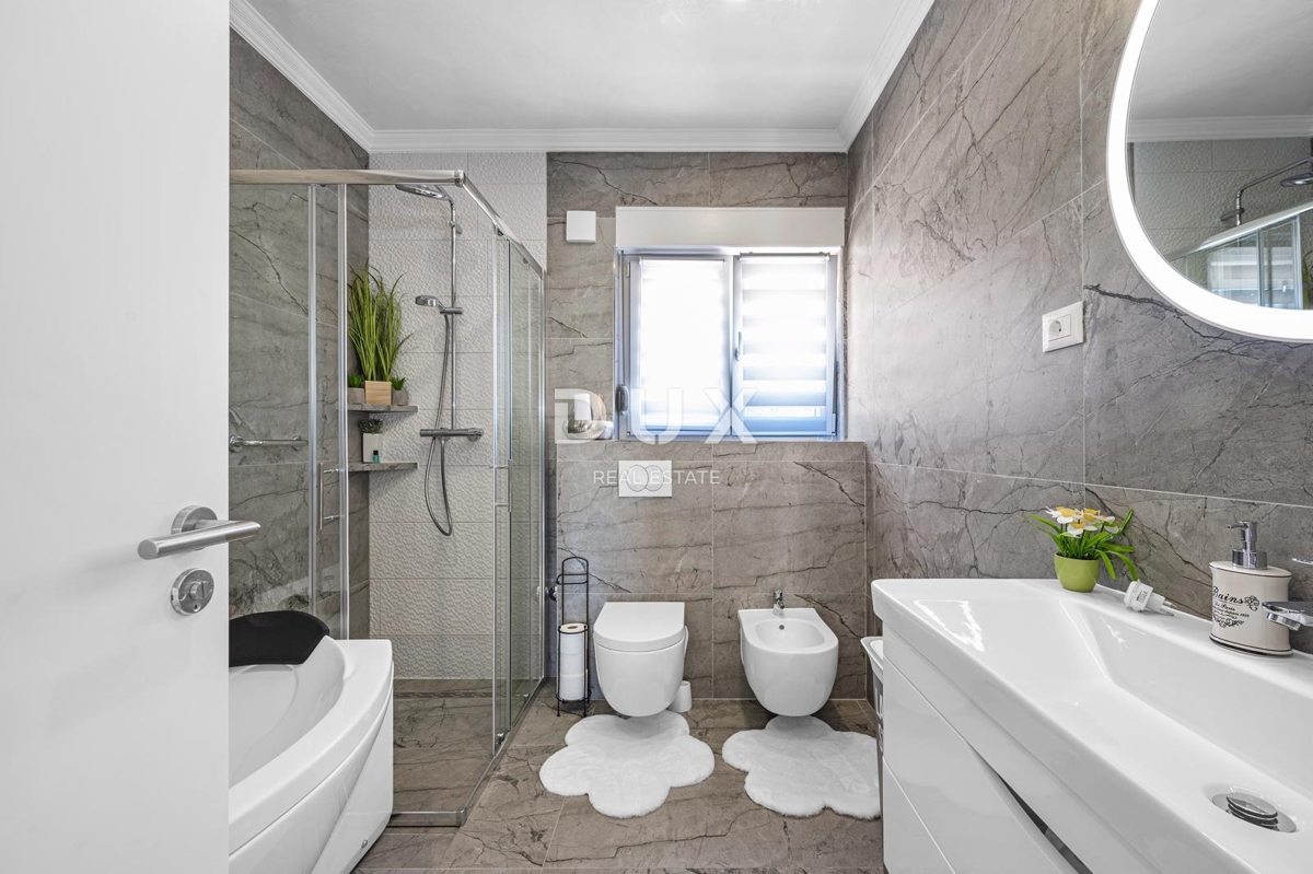 Hiša Bilice, Šibenik - Okolica, 142m2