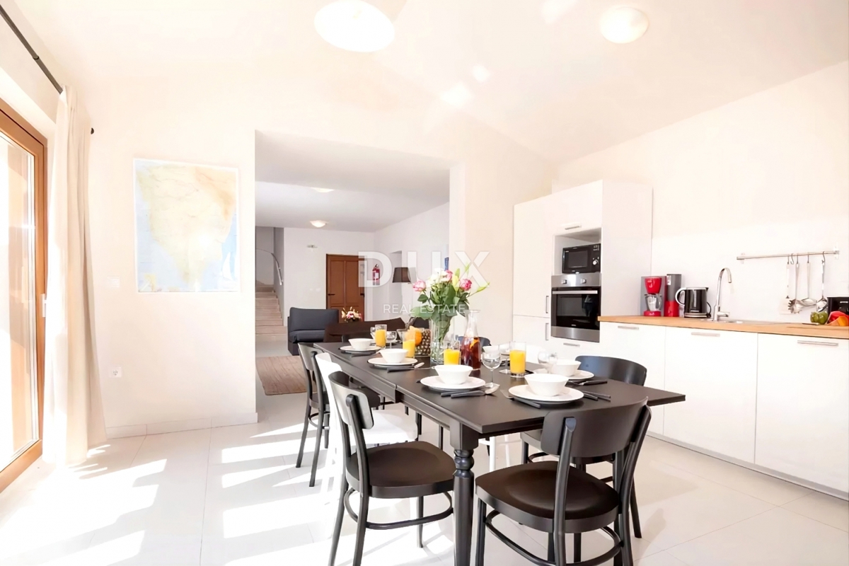 ISTRA, BARBAN - Mediteranska hiša z bazenom