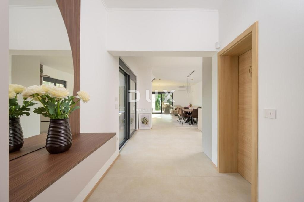 ISTRA, ROVINJ - Novozgrajena moderna enonadstropna hiša v mirnem okolju