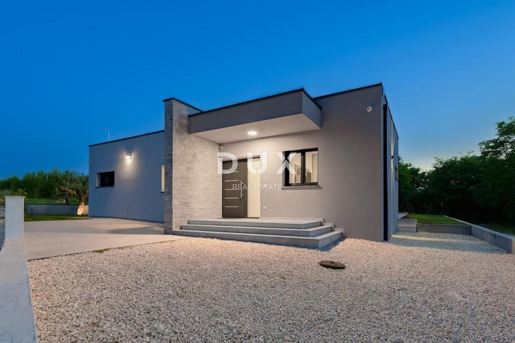 ISTRA, ROVINJ - Novozgrajena moderna enonadstropna hiša v mirnem okolju