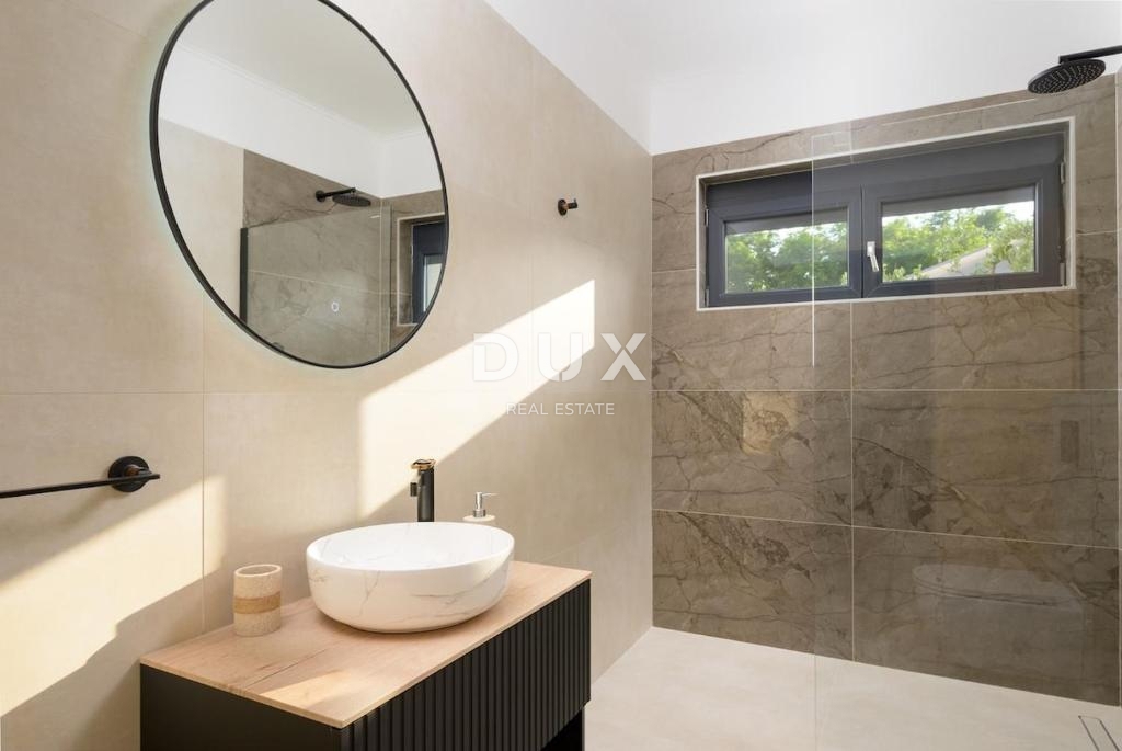 ISTRA, ROVINJ - Novozgrajena moderna enonadstropna hiša v mirnem okolju